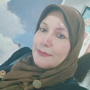 الشاعرة نور حجازي